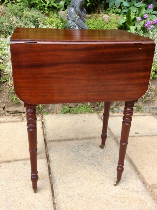 SMALL REGENCY PEMBROKE WORK OR LAMP TABLE - ADDITIONAL PHOTO 3