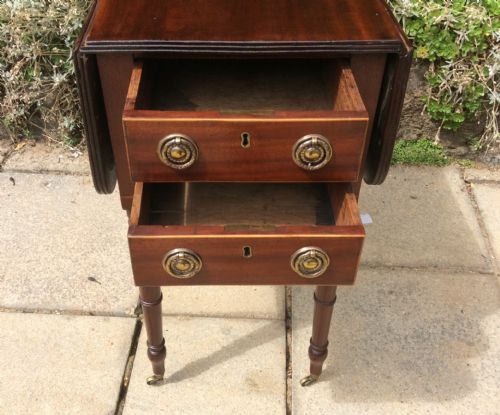 SMALL REGENCY PEMBROKE WORK OR LAMP TABLE - ADDITIONAL PHOTO 6
