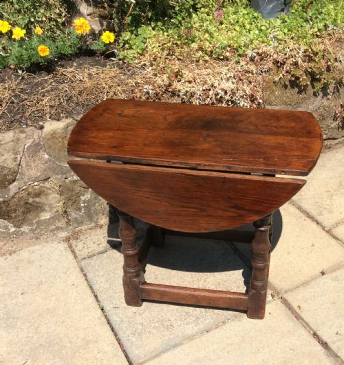 oak coffee table - CATEGORY: ANTIQUE TABLES - DATED 1900