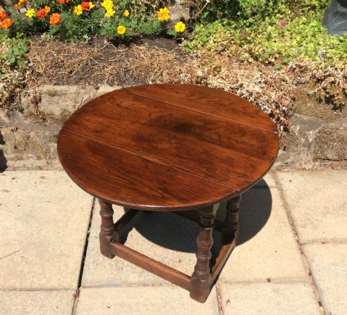 OAK COFFEE TABLE - ADDITIONAL PHOTO 1