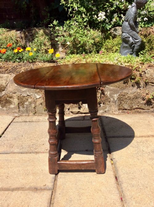 OAK COFFEE TABLE - ADDITIONAL PHOTO 3