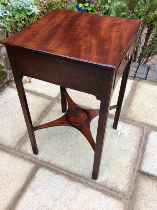 SMALL MAHOGANY TABLE WITH DRAWER - ADDITIONAL PHOTO 2