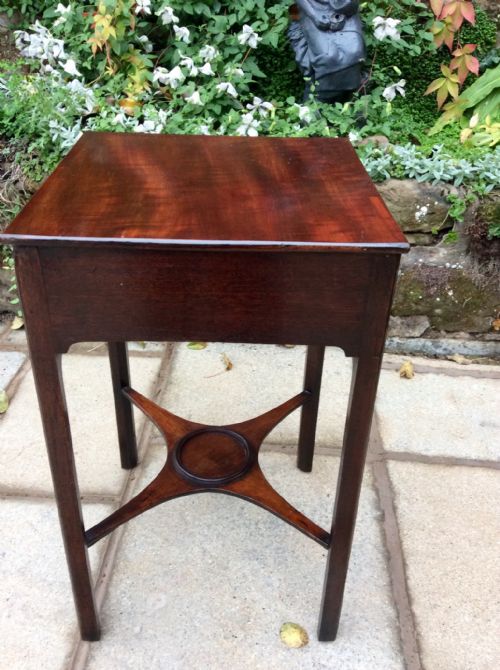SMALL MAHOGANY TABLE WITH DRAWER - ADDITIONAL PHOTO 3
