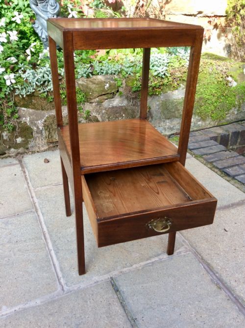 SMALL GEORGIAN BEDSIDE TABLE - ADDITIONAL PHOTO 1