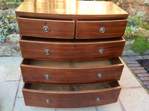 REGENCY MAHOGANY BOW FRONT CHEST OF DRAWERS - ADDITIONAL PHOTO 4