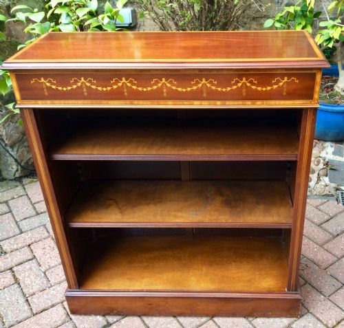 mahogany bookcase - CATEGORY: ANTIQUE BOOKCASES - DATED 1930