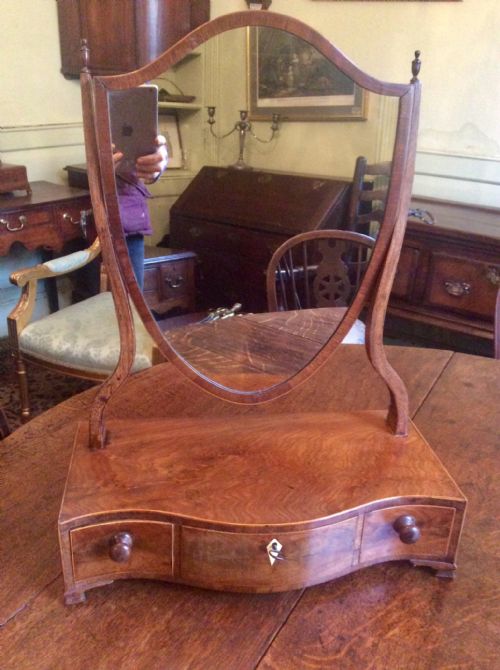 georgian dressing or toilet mirror - CATEGORY: ANTIQUE MIRRORS - DATED 1800