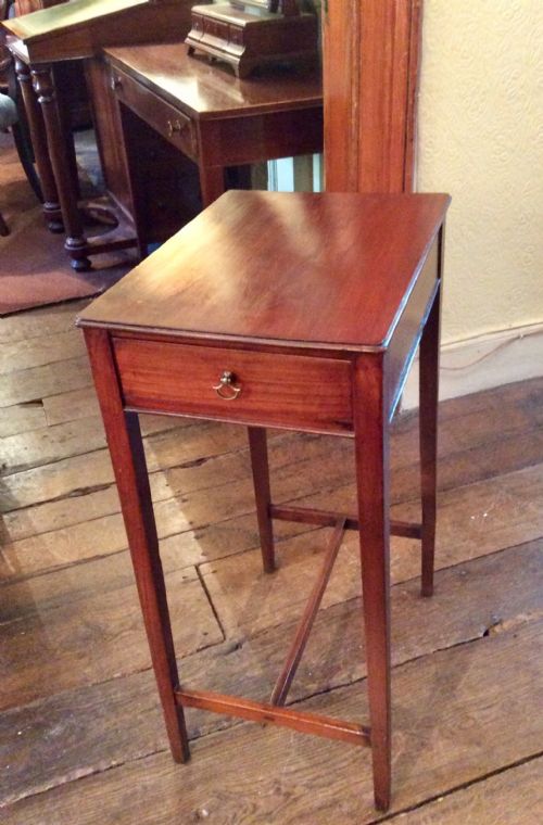 small georgian side table - CATEGORY: ANTIQUE TABLES - DATED 1800