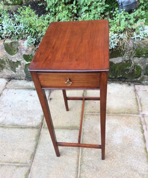 SMALL GEORGIAN SIDE TABLE - ADDITIONAL PHOTO 1
