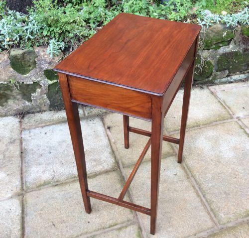 SMALL GEORGIAN SIDE TABLE - ADDITIONAL PHOTO 5