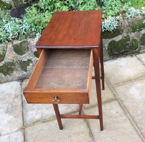 SMALL GEORGIAN SIDE TABLE - ADDITIONAL PHOTO 6