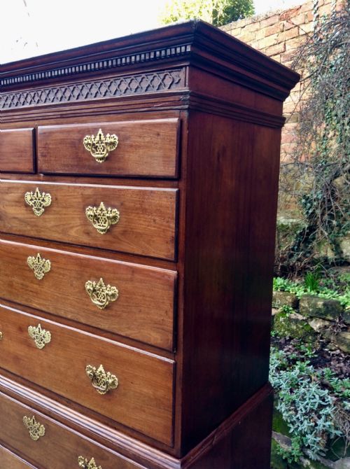 GEORGIAN MAHOGANY CHEST ON CHEST - ADDITIONAL PHOTO 4