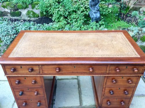 VICTORIAN MAHOGANY PEDESTAL DESK - ADDITIONAL PHOTO 3