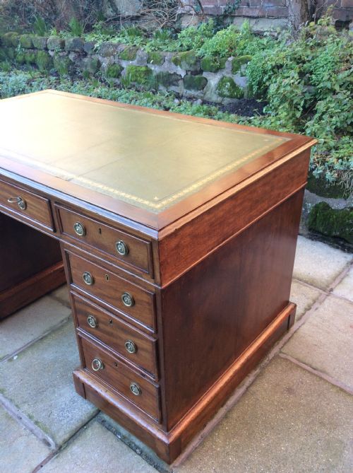 VICTORIAN MAHOGANY PEDESTAL DESK - ADDITIONAL PHOTO 5