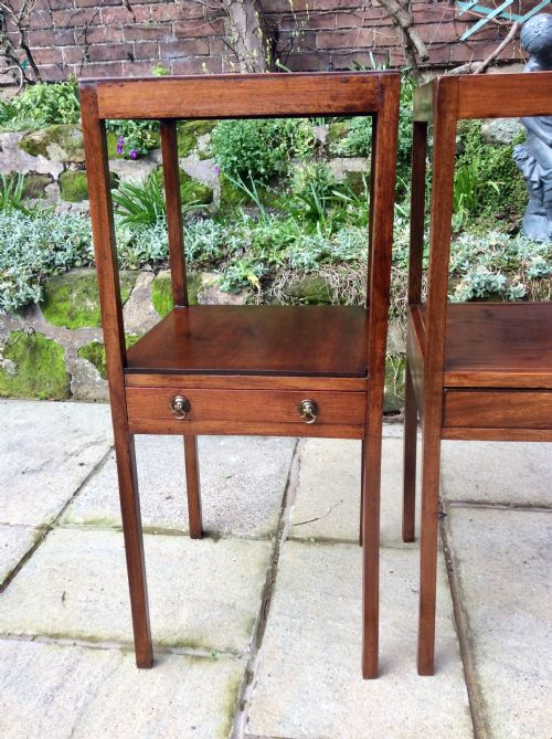 TWO GEORGIAN MAHOGANY BEDSIDE TABLES - ADDITIONAL PHOTO 1