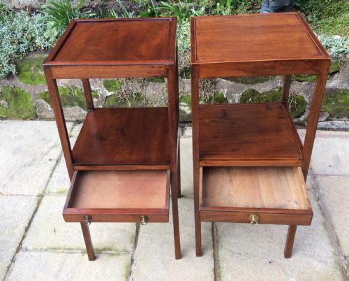 TWO GEORGIAN MAHOGANY BEDSIDE TABLES - ADDITIONAL PHOTO 3