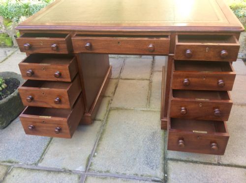 MAHOGANY PEDESTAL DESK - ADDITIONAL PHOTO 1