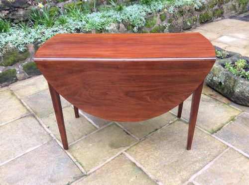 small georgian mahogany drop leaf dining table - CATEGORY: ANTIQUE TABLES - DATED 18TH CENTURY