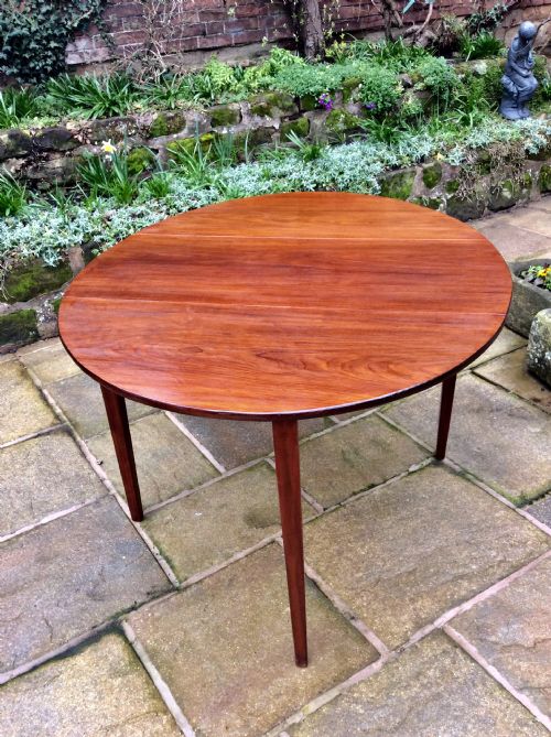 SMALL GEORGIAN MAHOGANY DROP LEAF DINING TABLE - ADDITIONAL PHOTO 1