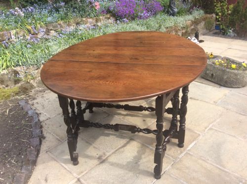 RARE LATE 17TH CENTURY OAK DINING TABLE - ADDITIONAL PHOTO 1