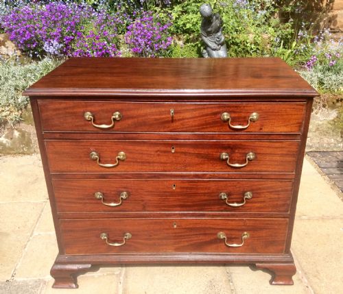 super small georgian chest of drawers - CATEGORY: ANTIQUE CHEST OF DRAWERS - DATED 18TH CENTURY
