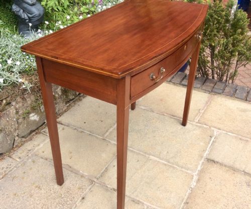 GEORGIAN BOW FRONTED MAHOGANY SIDE TABLE - ADDITIONAL PHOTO 3