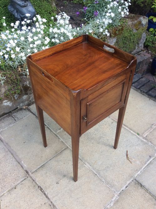 MAHOGANY BEDSIDE TABLE POT CUPBOARD - ADDITIONAL PHOTO 4