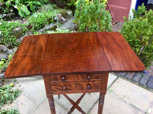 SMALL REGENCY PEMBROKE WORK OR LAMP TABLE - ADDITIONAL PHOTO 6