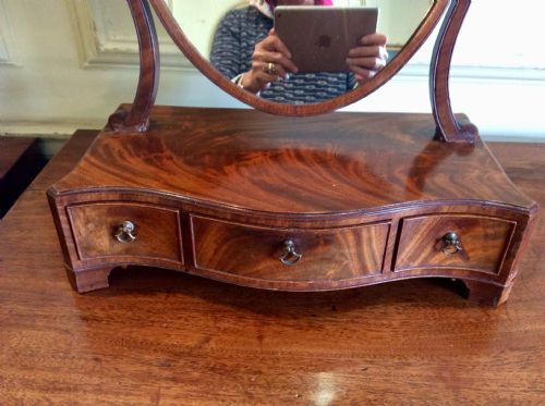 GEORGIAN SERPENTINE TOILET OR DRESSING TABLE MIRROR - ADDITIONAL PHOTO 1