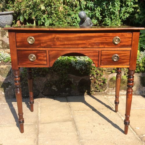 REGENCY DRESSING TABLE - ADDITIONAL PHOTO 1