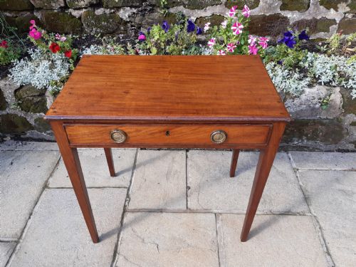 SMALL GEORGIAN MAHOGANY HALL OR SIDE TABLE - ADDITIONAL PHOTO 1