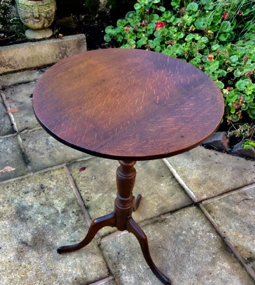 small oak tripod lamp or wine table - CATEGORY: ANTIQUE TABLES - DATED 1800