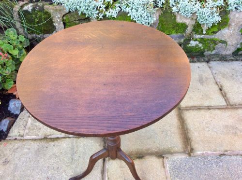 SMALL OAK TRIPOD LAMP OR WINE TABLE - ADDITIONAL PHOTO 1