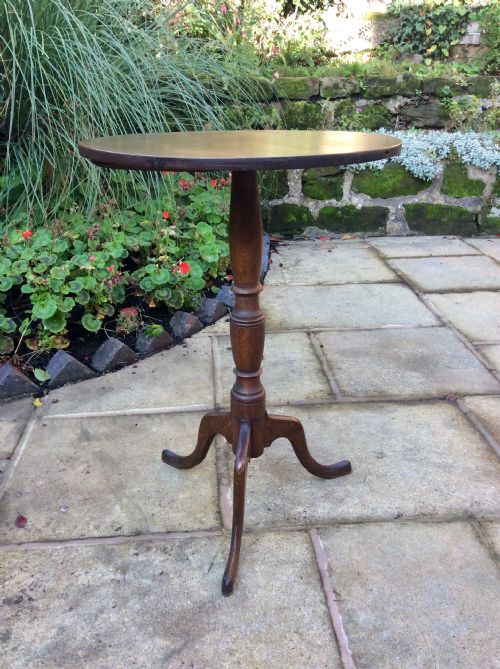 SMALL OAK TRIPOD LAMP OR WINE TABLE - ADDITIONAL PHOTO 3
