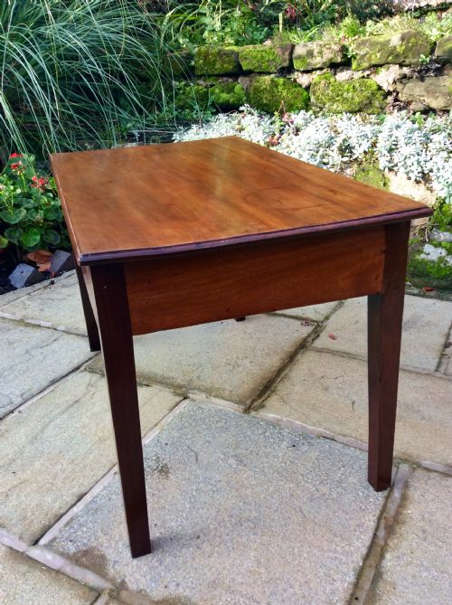 MAHOGANY COFFEE TABLE - ADDITIONAL PHOTO 4