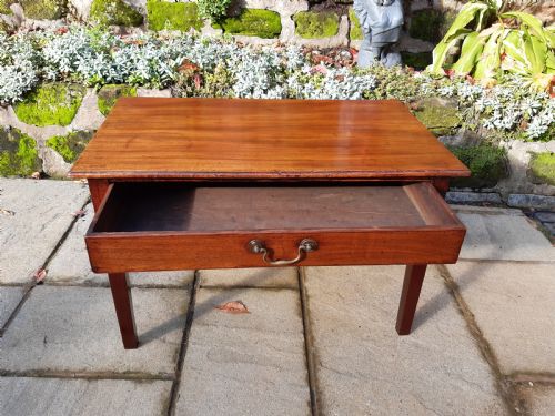 MAHOGANY COFFEE TABLE - ADDITIONAL PHOTO 1