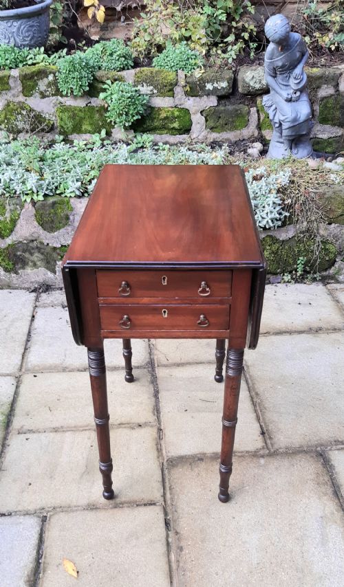 small pembroke work or lamp table - CATEGORY: ANTIQUE TABLES - DATED REGENCY
