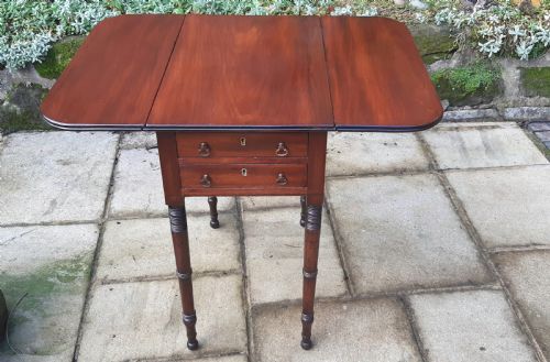 SMALL PEMBROKE WORK OR LAMP TABLE - ADDITIONAL PHOTO 1