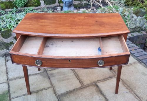 SUPERB BOW FRONTED GEORGIAN WRITING OR SIDE TABLE - ADDITIONAL PHOTO 2