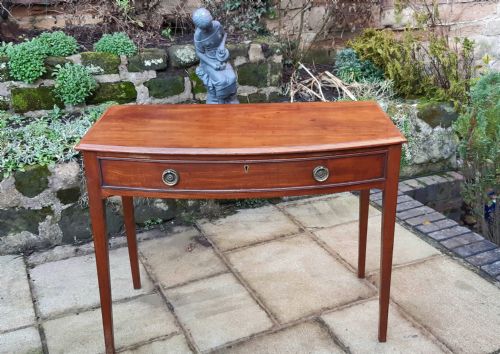 superb bow fronted georgian writing or side table - CATEGORY: ANTIQUE TABLES - DATED 1800