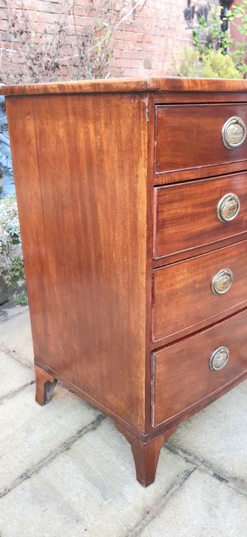 SUPER SMALL REGENCY MAHOGANY BOW FRONT CHEST OF DRAWERS - ADDITIONAL PHOTO 3