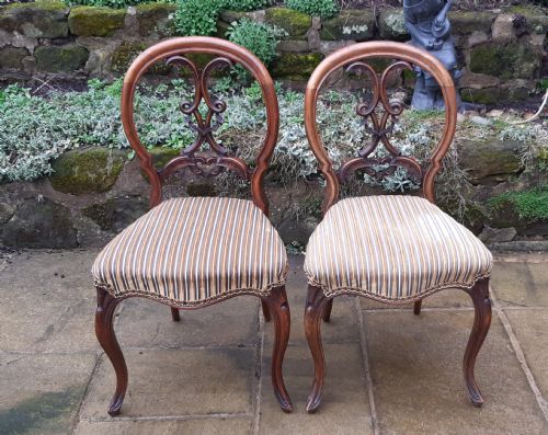 a pretty pair of victorian chairs - CATEGORY: ANTIQUE CHAIRS - DATED VICTORIAN