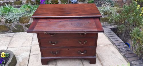 SUPERB CHIPPENDALE PERIOD MAHOGANY CHEST OF DRAWERS - ADDITIONAL PHOTO 4