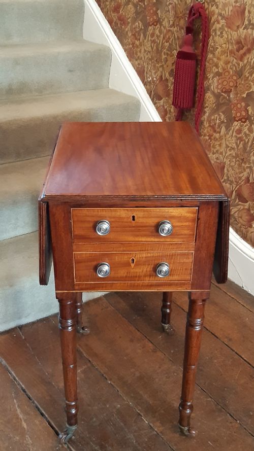 small regency mahogany pembroke table - CATEGORY: ANTIQUE TABLES - DATED REGENCY