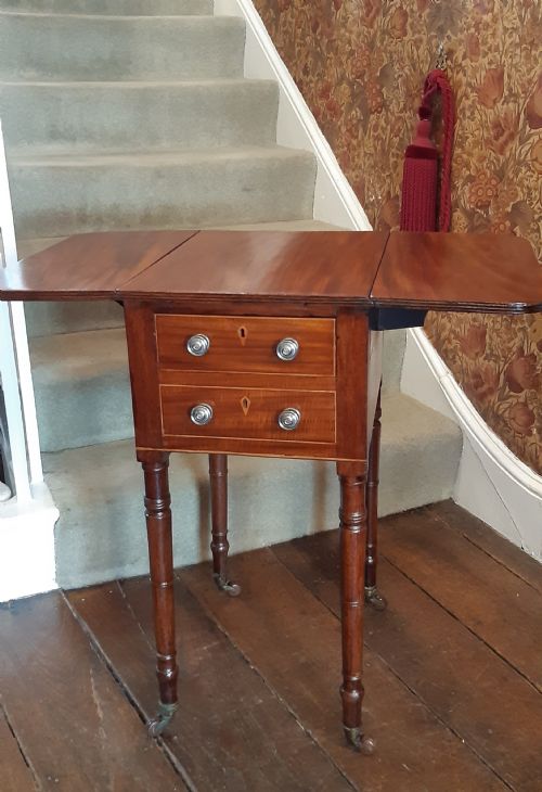 SMALL REGENCY MAHOGANY PEMBROKE TABLE - ADDITIONAL PHOTO 3