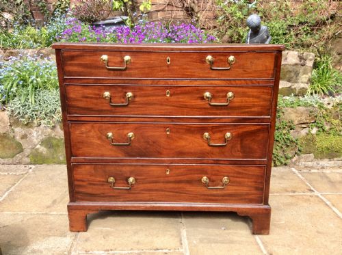 SMALL MAHOGANY GEORGIAN CHEST OF DRAWERS - ADDITIONAL PHOTO 6