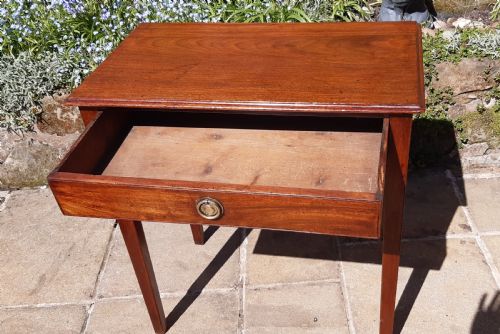 SMALL GEORGIAN MAHOGANY SIDE TABLE - ADDITIONAL PHOTO 1
