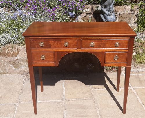 georgian mahogany dressing table - CATEGORY: ANTIQUE DRESSING TABLES - DATED 1800