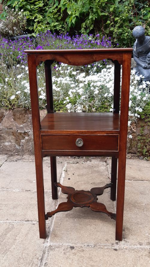 GEORGIAN MAHOGANY BEDSIDE TABLE - ADDITIONAL PHOTO 1