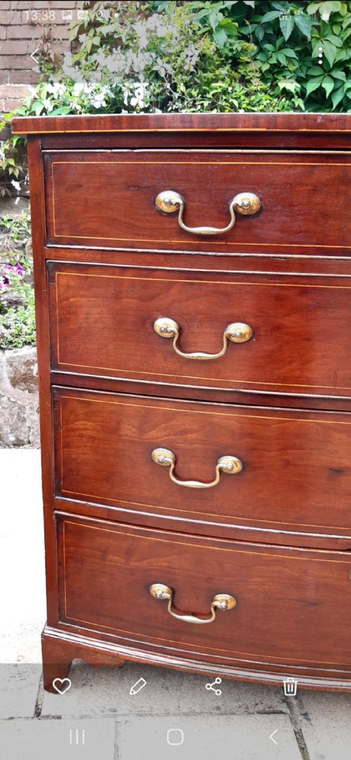 GEORGIAN BOW FRONT MAHOGANY CHEST OF DRAWERS - ADDITIONAL PHOTO 5